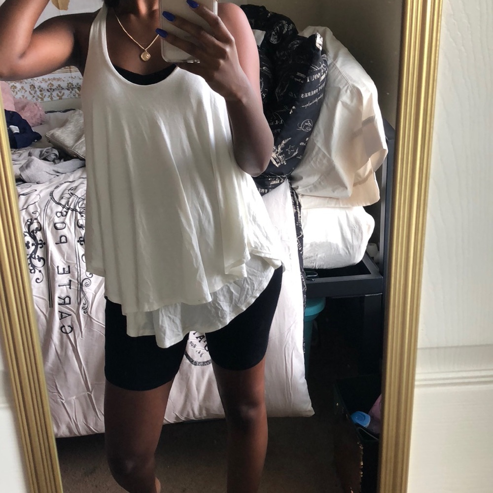 Comfortable loosefitting cream blouse